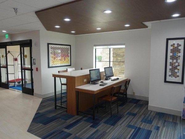 Holiday Inn Express & Suites Brentwood image 18